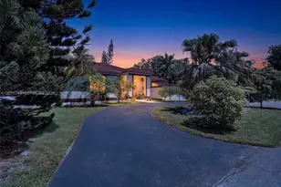 17711 SW 81st Ct, Palmetto Bay, FL 33157 - Photo 1