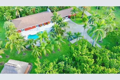 19345 SW 240th St, Homestead, FL 33031 - Photo 5