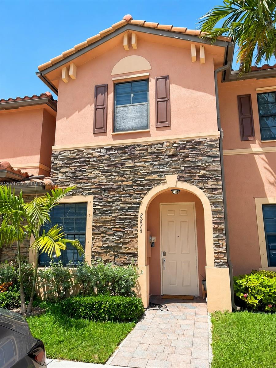 8876 W 35th Way - 8876 W 35th Way, Hialeah, FL 33018 Luxury Property | Jose Angel Pina