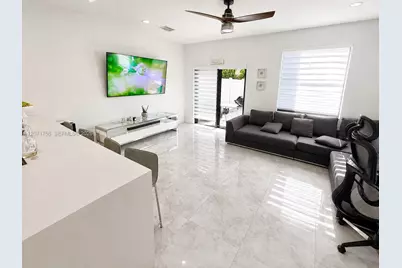 8876 W 35th Way, Hialeah, FL 33018 - Photo 7
