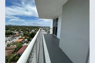 900 SW 8th St #1503, Miami, FL 33130 - Photo 13