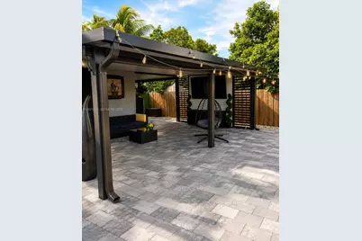 8601 NW 192nd Ter, Hialeah, FL 33015 - Photo 7