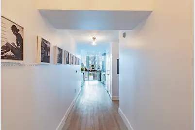 888 Biscayne Blvd #1601, Miami, FL 33132 - Photo 7