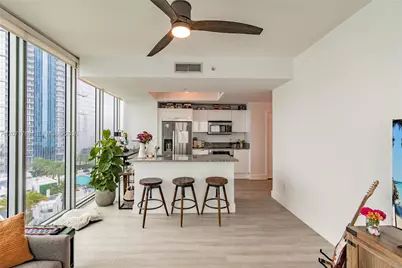 888 Biscayne Blvd #1601, Miami, FL 33132 - Photo 11