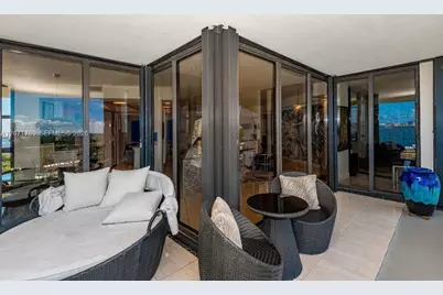 1000 Quayside Terrace #1901, Miami, FL 33138 - Photo 5