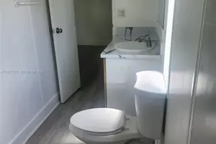 13070 SW 11th St, Davie, FL 33325 - Photo 5