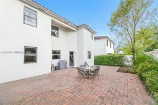 9260 W 35th Ln, Hialeah, FL 33018 - Photo 5
