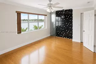 2561 W 60th Pl, Hialeah, FL 33016 - Photo 11