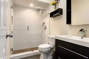 2561 W 60th Pl, Hialeah, FL 33016 - Photo 17