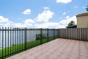 2561 W 60th Pl, Hialeah, FL 33016 - Photo 17
