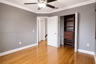 2561 W 60th Pl, Hialeah, FL 33016 - Photo 13