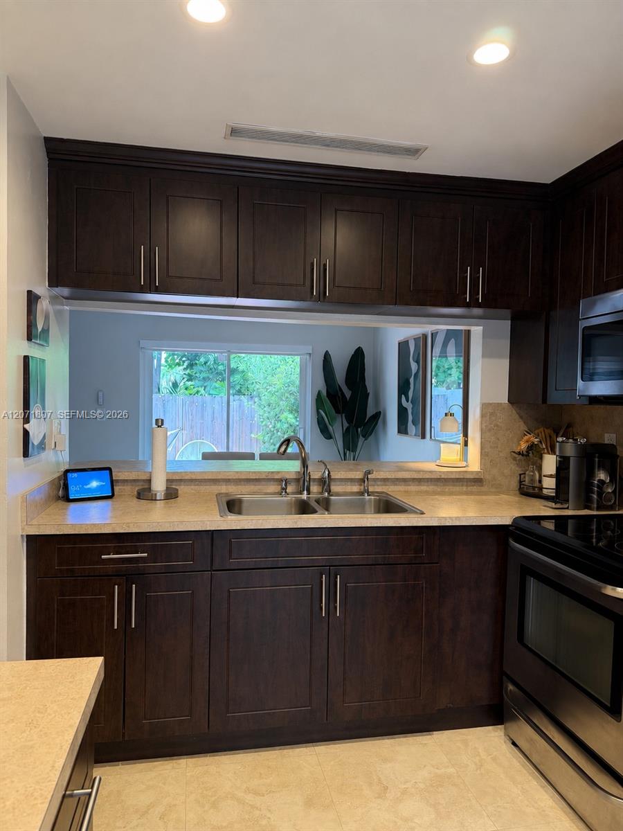 7483 SW 109th Ave - 7483 SW 109th Ave, Miami, FL 33173 Luxury Property | Jose Angel Pina