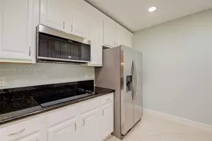 16135 Emerald Estates Dr, Weston, FL 33331 - Photo 23