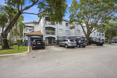 9615 NW 1st Ct #302, Pembroke Pines, FL 33024 - Photo 3