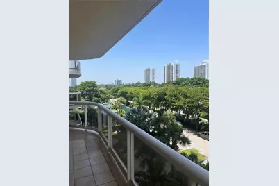 20191 E Country Club Dr #503, Aventura, FL 33180 - Photo 11