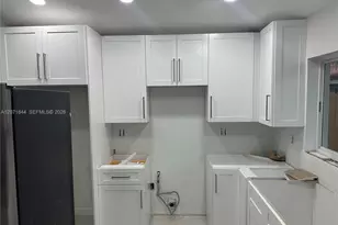 5768 NW 98 Pl, Doral, FL 33178 - Photo 7