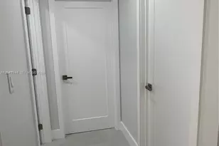 5768 NW 98 Pl, Doral, FL 33178 - Photo 9