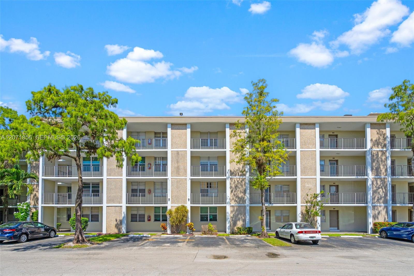 2900 NW 48th Terrace #213 - 2900 NW 48th Terrace #213, Lauderdale Lakes, FL 33313 Luxury Property | Jose Angel Pina