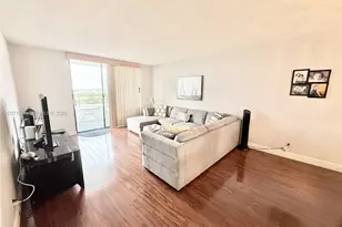 600 Three Islands Boulevard, Hallandale Beach, FL 33009 - Photo 23