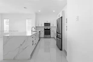 9232 SW 171st Ct, Miami, FL 33196 - Photo 9