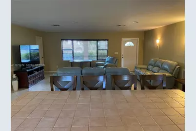 1672 Thumb Point Dr, Fort Pierce, FL 34949 - Photo 9