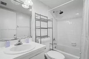 9520 Seagrape Dr, Davie, FL 33324 - Photo 29