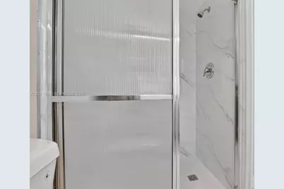 [Address not provided], Hallandale Beach, FL 33009 - Photo 19