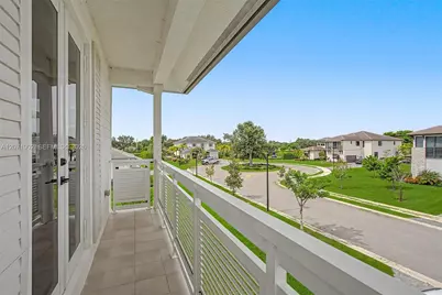 2440 SW 122nd Ter, Davie, FL 33325 - Photo 23