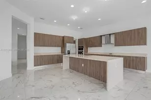 2440 SW 122nd Ter, Davie, FL 33325 - Photo 5