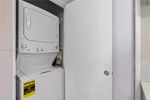 260 SW 31st Ct, Miami, FL 33135 - Photo 11