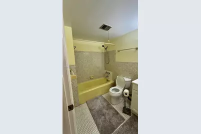 160 NE 203rd Ter #E20, Miami Gardens, FL 33179 - Photo 9