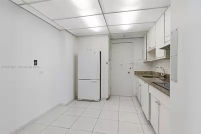 5055 Collins Ave #11F, Miami Beach, FL 33140 - Photo 9