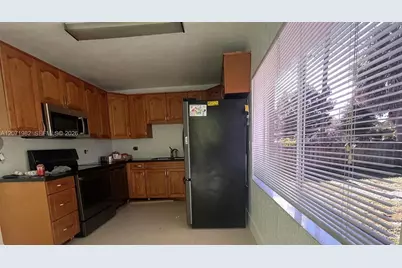 15760 NE 18th Ct, North Miami Beach, FL 33162 - Photo 9