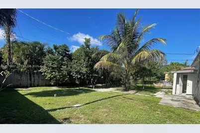 15760 NE 18th Ct, North Miami Beach, FL 33162 - Photo 3