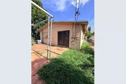 733 E 26th St, Hialeah, FL 33013 - Photo 31
