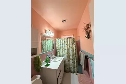 733 E 26th St, Hialeah, FL 33013 - Photo 11