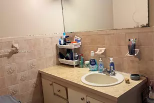 733 E 26th St, Hialeah, FL 33013 - Photo 23
