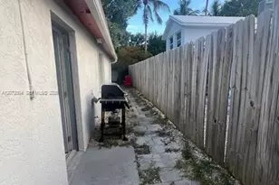 127 Adobe Casa Ct Dr, Key Largo, FL 33070 - Photo 9