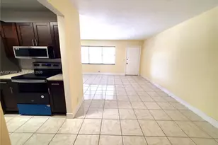 251 SW 132nd Way, Pembroke Pines, FL 33027 - Photo 5