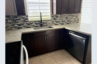 14949 SW 8th Ter #14949, Miami, FL 33194 - Photo 3