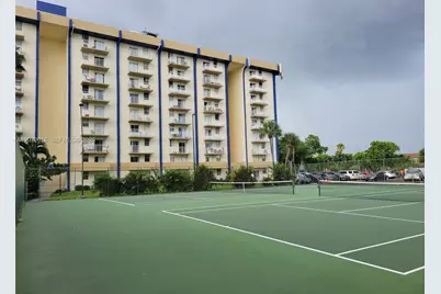 4550 NW 9th St #512E, Miami, FL 33126 - Photo 9