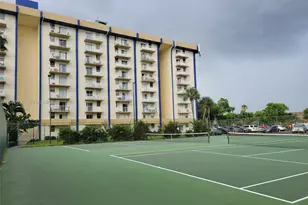 4550 NW 9th St, Miami, FL 33126 - Photo 9