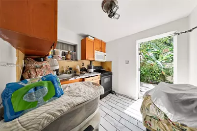2151 NW 42nd St, Miami, FL 33142 - Photo 15