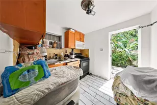 2151 NW 42nd St, Miami, FL 33142 - Photo 15
