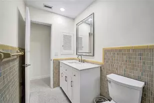 1524 NE 37th St, Oakland Park, FL 33334 - Photo 25