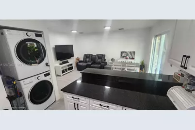 11424 NW 94th Pl #7, Hialeah Gardens, FL 33018 - Photo 15