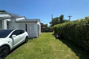 382 NW 82nd St, Miami, FL 33150 - Photo 15