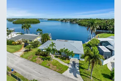 216 SW Cabana Point Cir, Stuart, FL 34994 - Photo 1