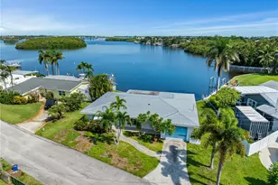 216 SW Cabana Point Cir, Stuart, FL 34994 - Photo 1