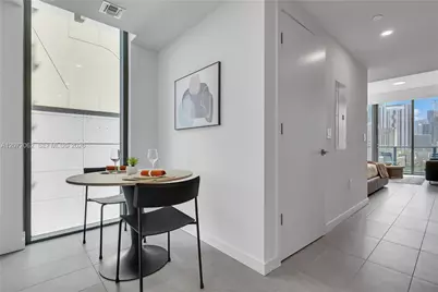 121 NE 5th St #1101A, Miami, FL 33132 - Photo 5